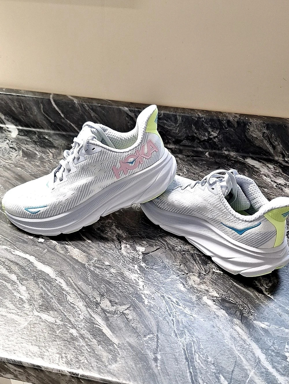HOKA Clifton 9 Women's Athletic Shoes White & Green US 9
